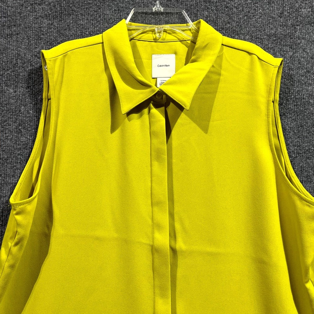 Calvin Klein‎ Crepe Shirt Womens XL Warm Olive Sleeveless Curved Hem Button Up - Picture 2 of 9